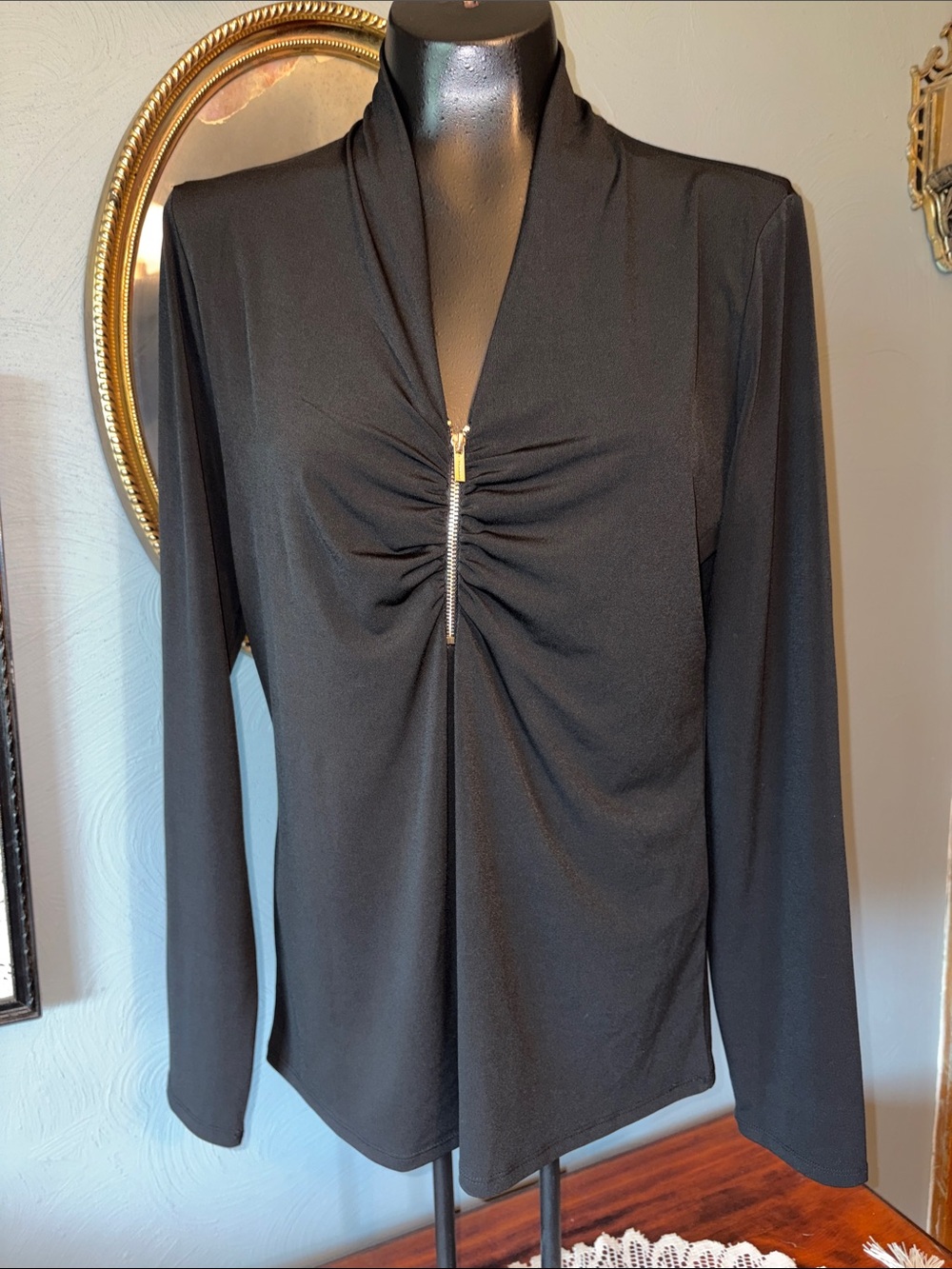 T Tahari Black Zip-Front Ruched Long-Sleeve Top